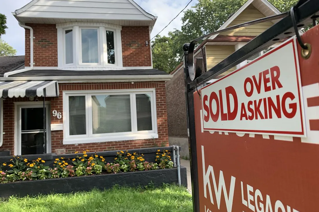 Leah Zlatkin quoted in the Toronto Star: ‘Economists Forecast Rates Will Jump by Another Half Percentage Point Next Week – Cooling Canada’s Housing Market Even More’